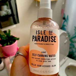 Isle of paradise light tanning water